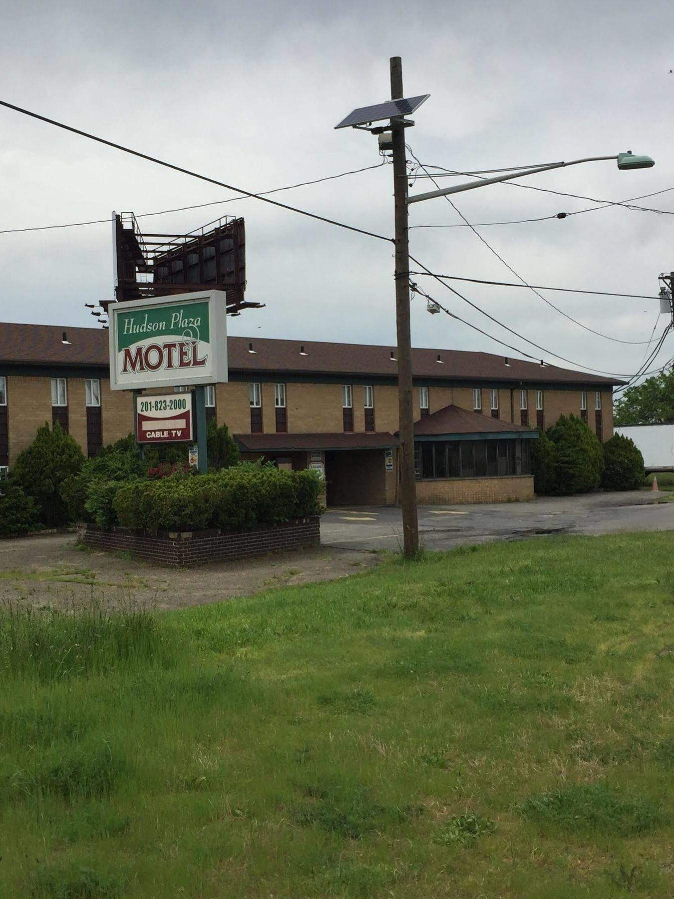 Hudson Plaza Motel Bayonne Джърси Сити Екстериор снимка