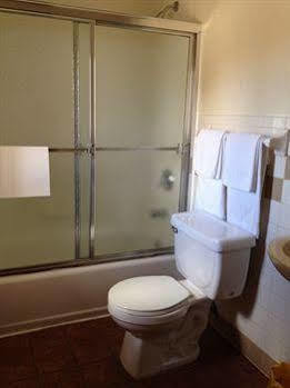 Hudson Plaza Motel Bayonne Джърси Сити Екстериор снимка